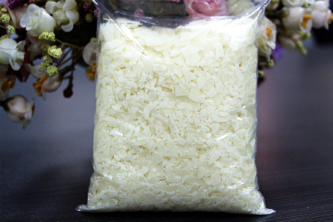 Pale Yellow Smooth Hot - Soluble Softener Flakes FAR For Dyeing House