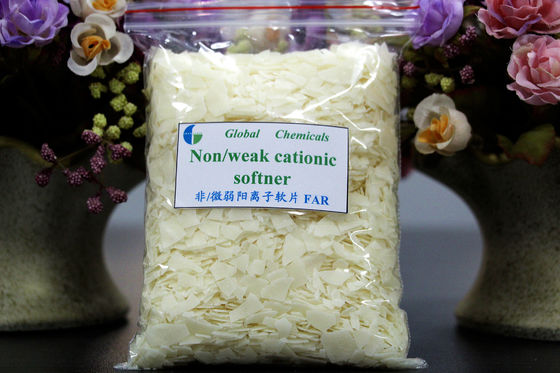 Pale Yellow Smooth Hot - Soluble Softener Flakes FAR For Dyeing House
